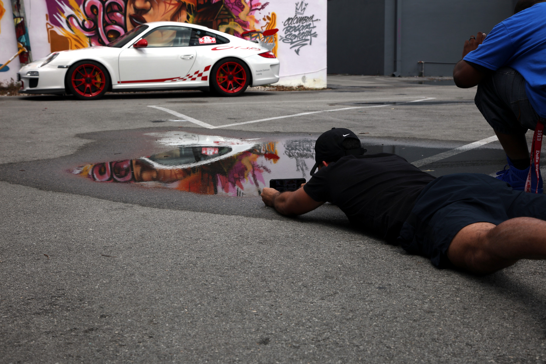 White GT3 RS with Zielrix Street Art (03)